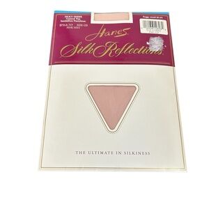 NWT Vintage Hanes Silk Reflections Sandal foot Pantyhose Pink Mist CD Style 717